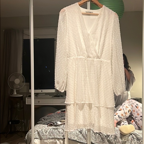 Grace Karin off white long sleeve dress. - Picture 1 of 3